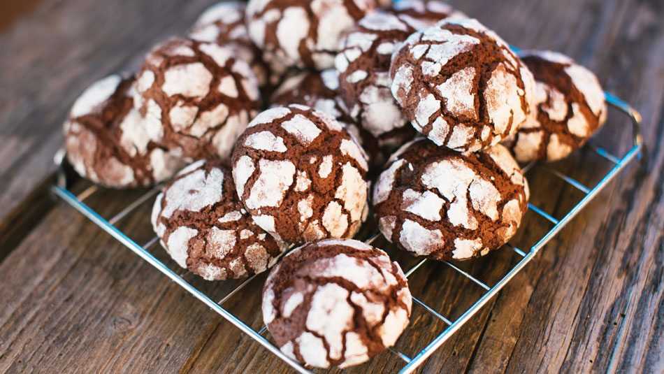 Chocolate Crinke Cookies